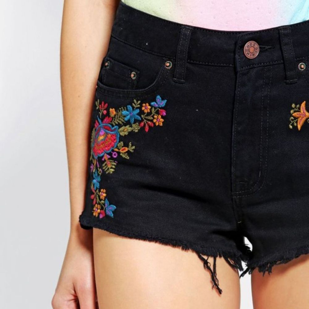 UO BDG Dree Embroidered High-Rise Cheeky Short 26W